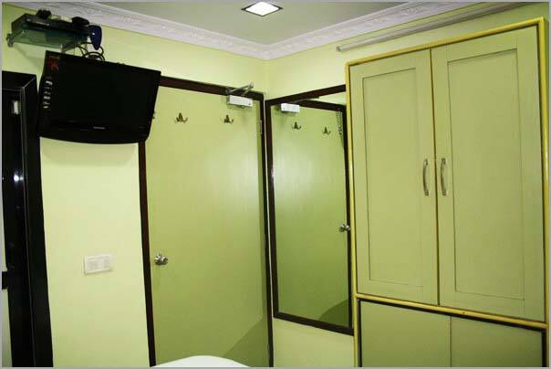 Diamond Guest House, Mumbai 4